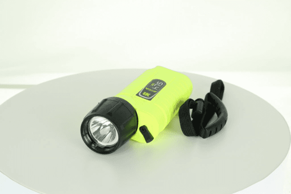 New! Underwater Kinetics Sl4 Eled Mk2 Dive Light W/ Battery Flash Lights