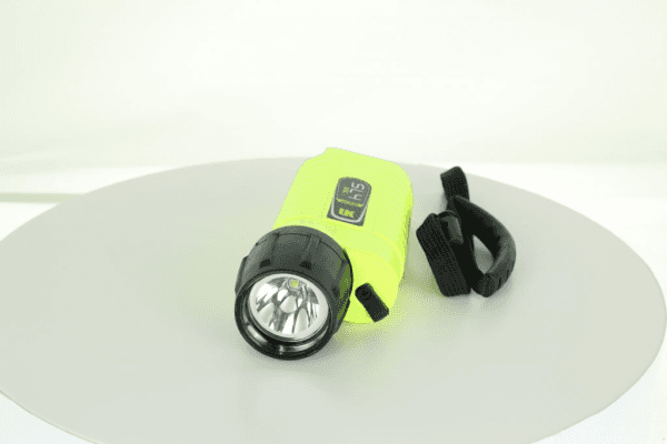 New! Underwater Kinetics Sl4 Eled Mk2 Dive Light W/ Battery Flash Lights